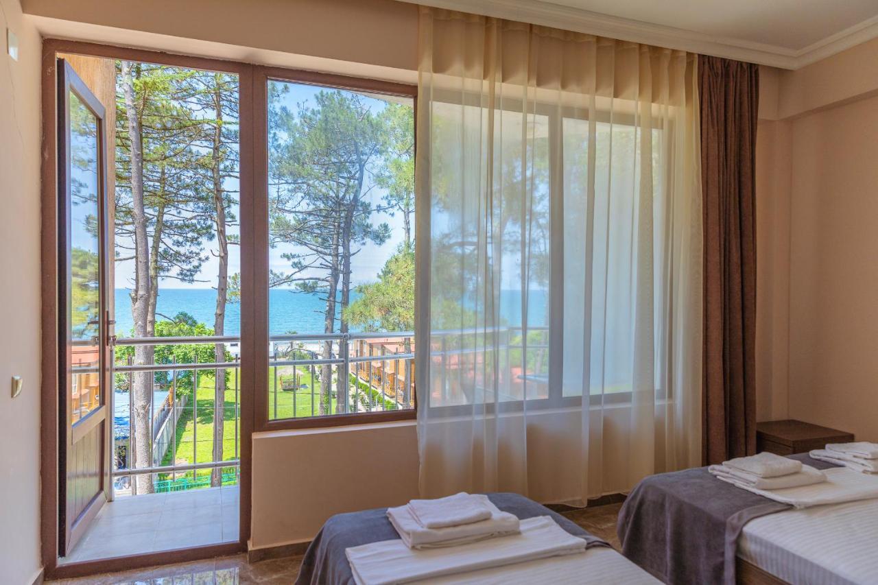 Samni Hotel Ureki Kültér fotó