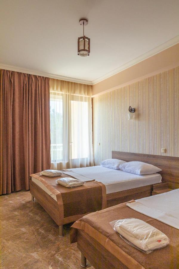 Samni Hotel Ureki Kültér fotó