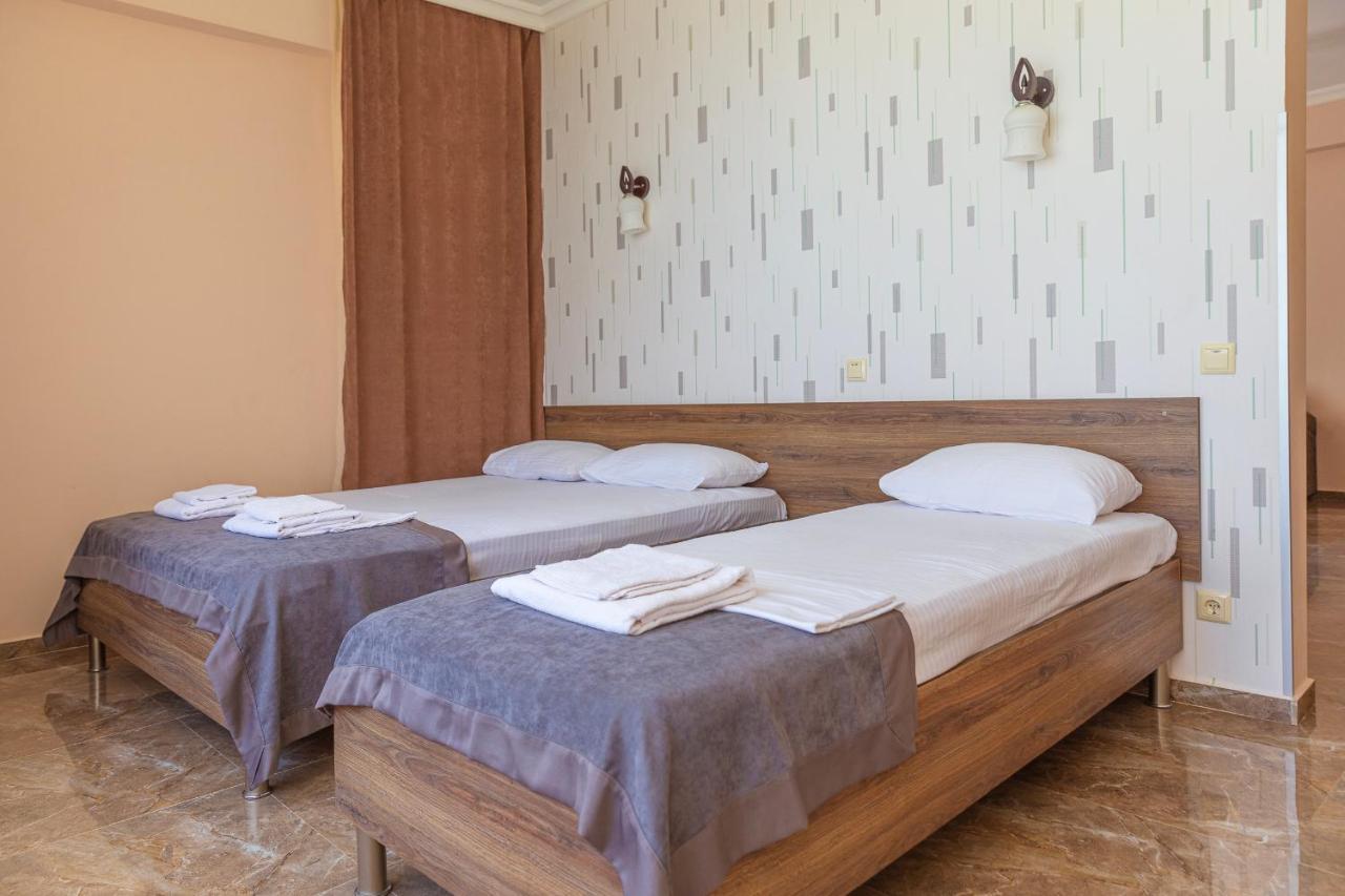 Samni Hotel Ureki Kültér fotó