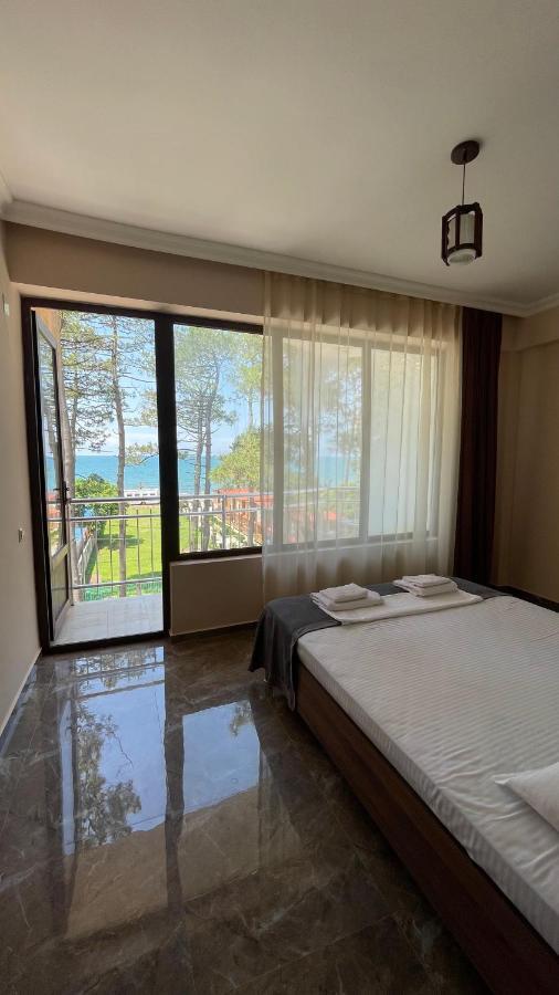 Samni Hotel Ureki Kültér fotó