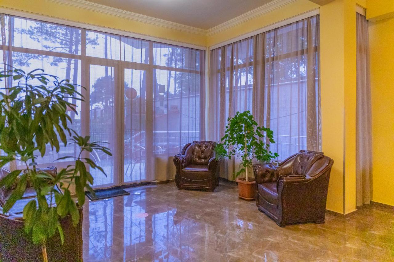 Samni Hotel Ureki Kültér fotó