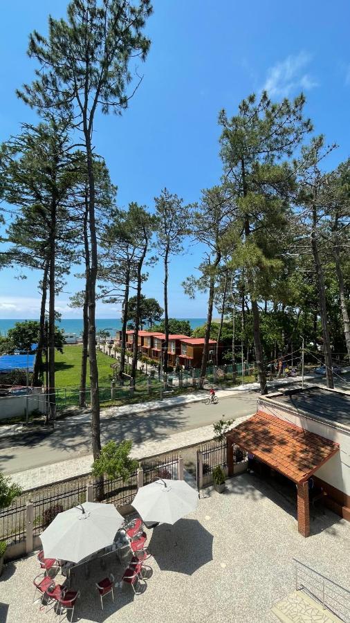 Samni Hotel Ureki Kültér fotó