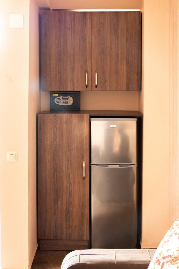 Samni Hotel Ureki Kültér fotó